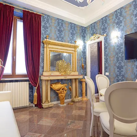 The Mansion Of Countess Rizzardi On Garda شقة *