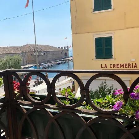 The Mansion Of Countess Rizzardi On Garda Apartamento *