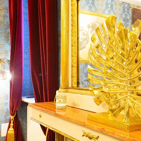 The Mansion Of Countess Rizzardi On Garda شقة لاتيزي