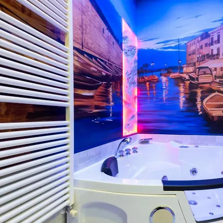 The Mansion Of Countess Rizzardi On Garda * Lazise