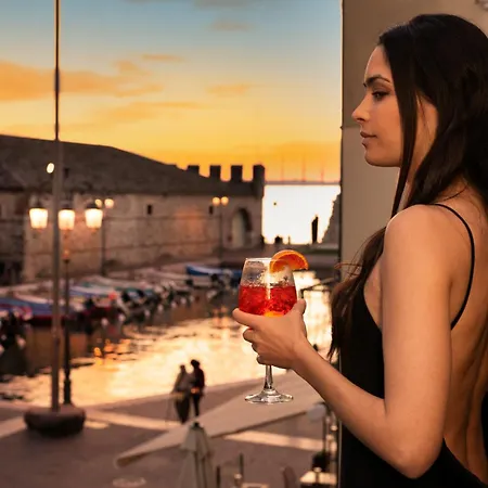 The Mansion Of Countess Rizzardi On Garda Apartamento *