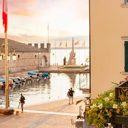 The Mansion Of Countess Rizzardi On Garda Apartamento *